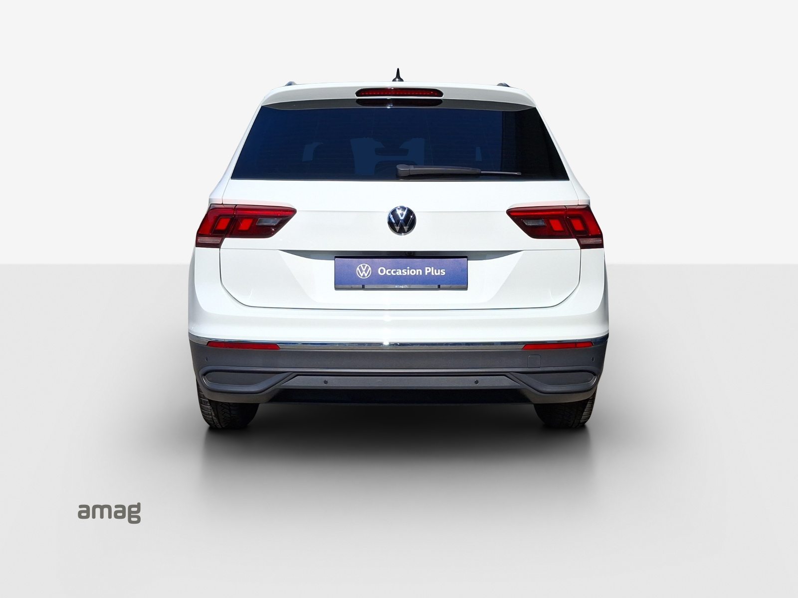 VW Tiguan Life, Petrol, Second hand / Used, Automatic - 4