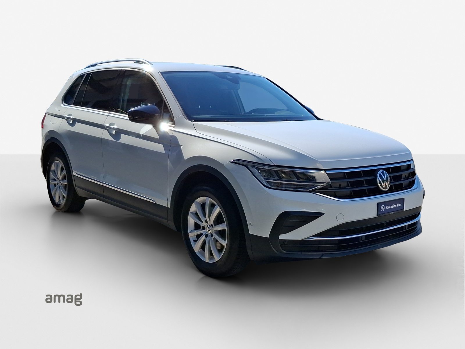 VW Tiguan Life, Petrol, Second hand / Used, Automatic - 6