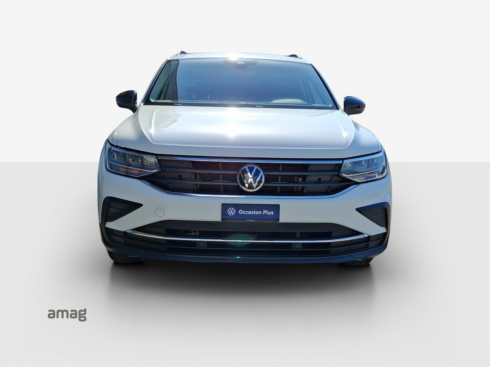 VW Tiguan Life, Petrol, Second hand / Used, Automatic - 7