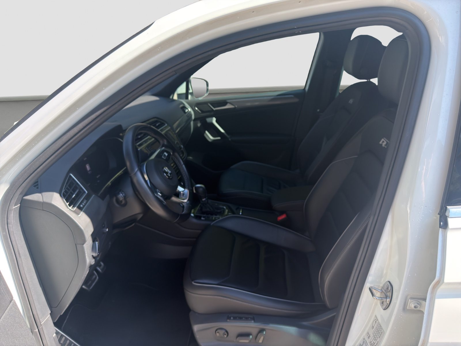 VW NEW Tiguan Highline, Essence, Occasion / Utilisé, Automatique - 6
