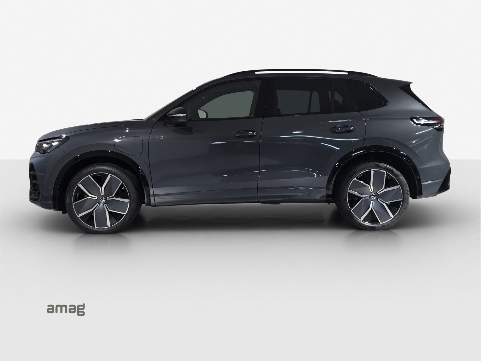 VW Tiguan R-Line UNITED, Voll-Hybrid Benzin/Elektro, Occasion / Gebraucht, Automatik - 2