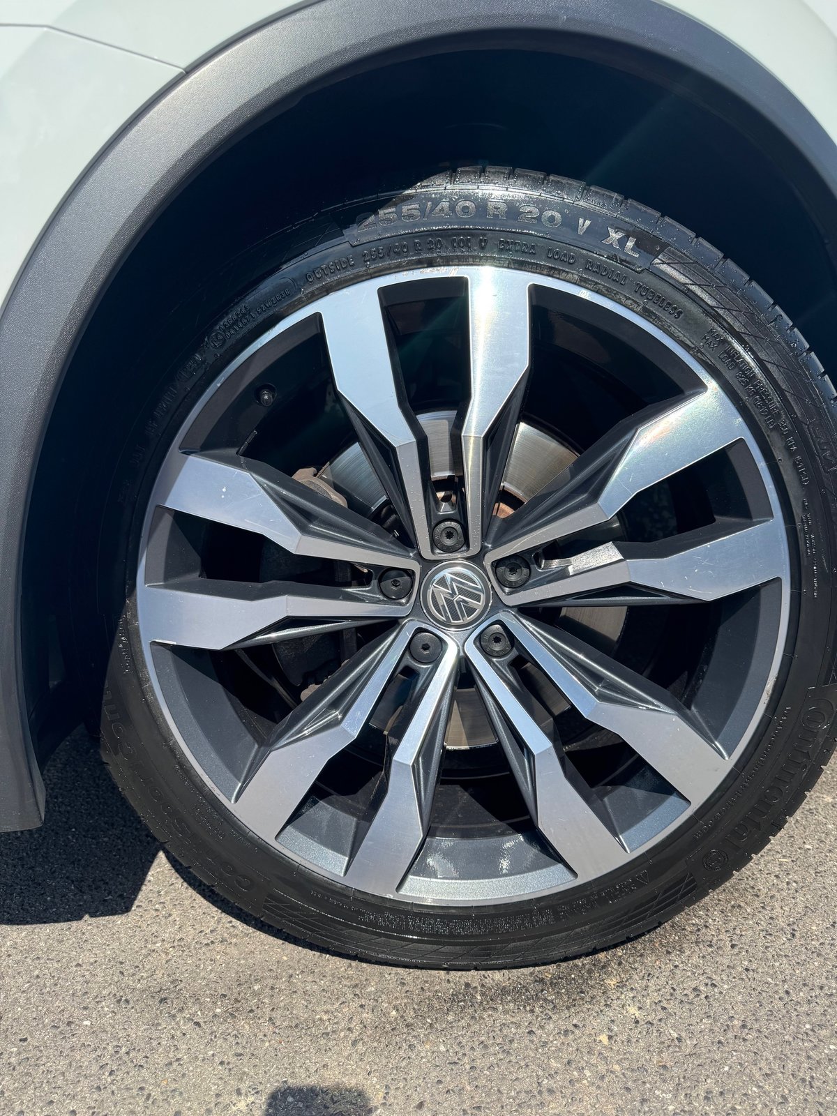 VW Tiguan 2.0 TDI SCR R-LINE 4Motion DSG, Diesel, Occasion / Gebraucht, Automatik - 2