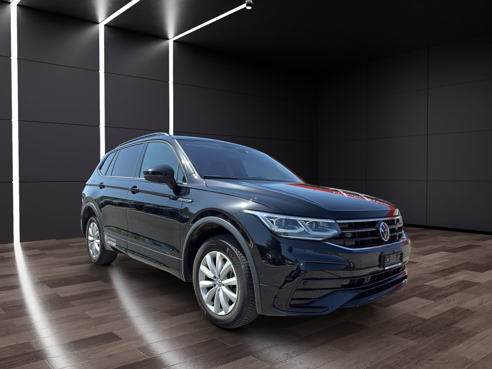 VW Tiguan Allspace 2.0TSI R-Line 4Motion DSG, Petrol, Second hand / Used, Automatic - 3