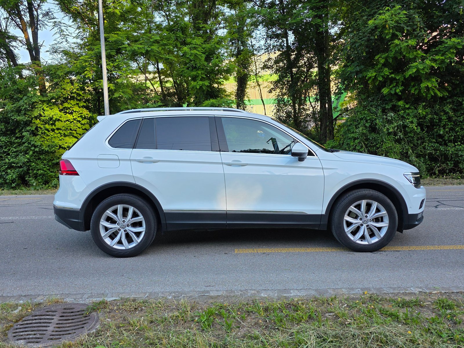VW Tiguan 2.0TSI Highline 4Motion DSG, Petrol, Second hand / Used, Automatic - 3