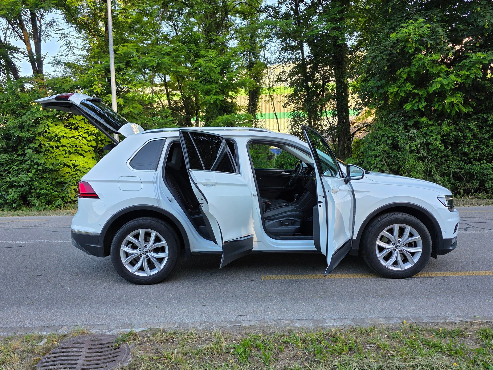 VW Tiguan 2.0TSI Highline 4Motion DSG, Petrol, Second hand / Used, Automatic - 4