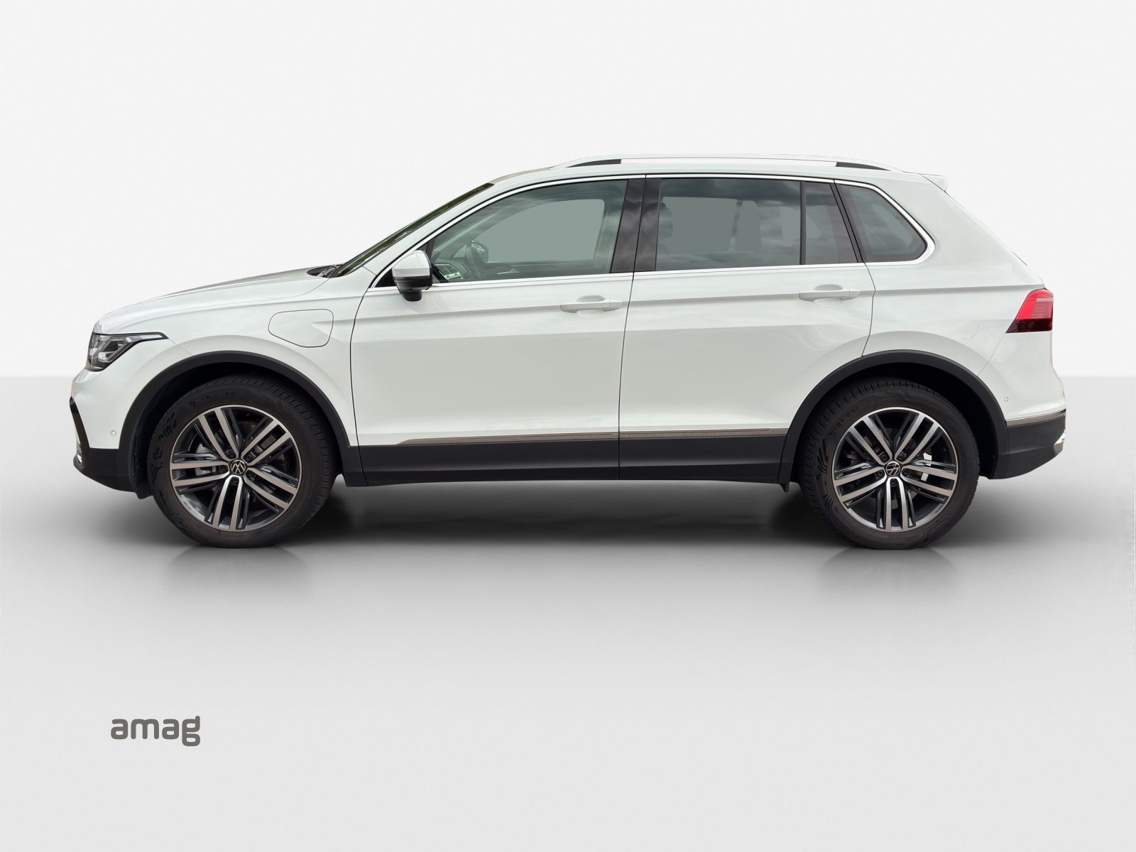 VW Tiguan Elegance, Voll-Hybrid Benzin/Elektro, Occasion / Gebraucht, Automatik - 2