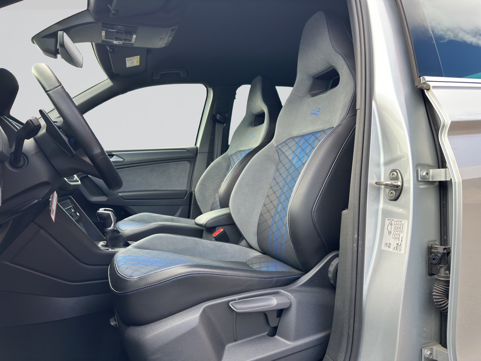 VW Tiguan 2.0TSI R 4Motion DSG, Benzin, Occasion / Gebraucht, Automatik - 6