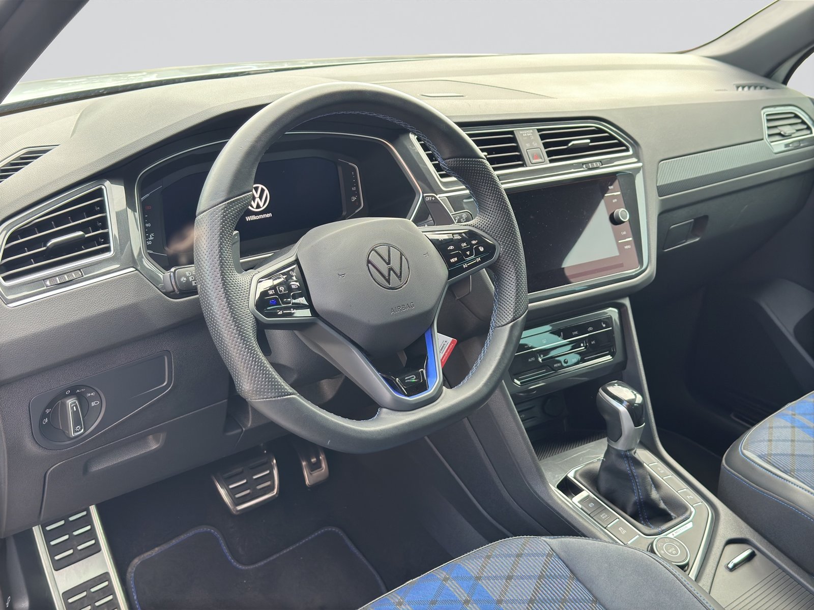 VW Tiguan 2.0TSI R 4Motion DSG, Benzin, Occasion / Gebraucht, Automatik - 7