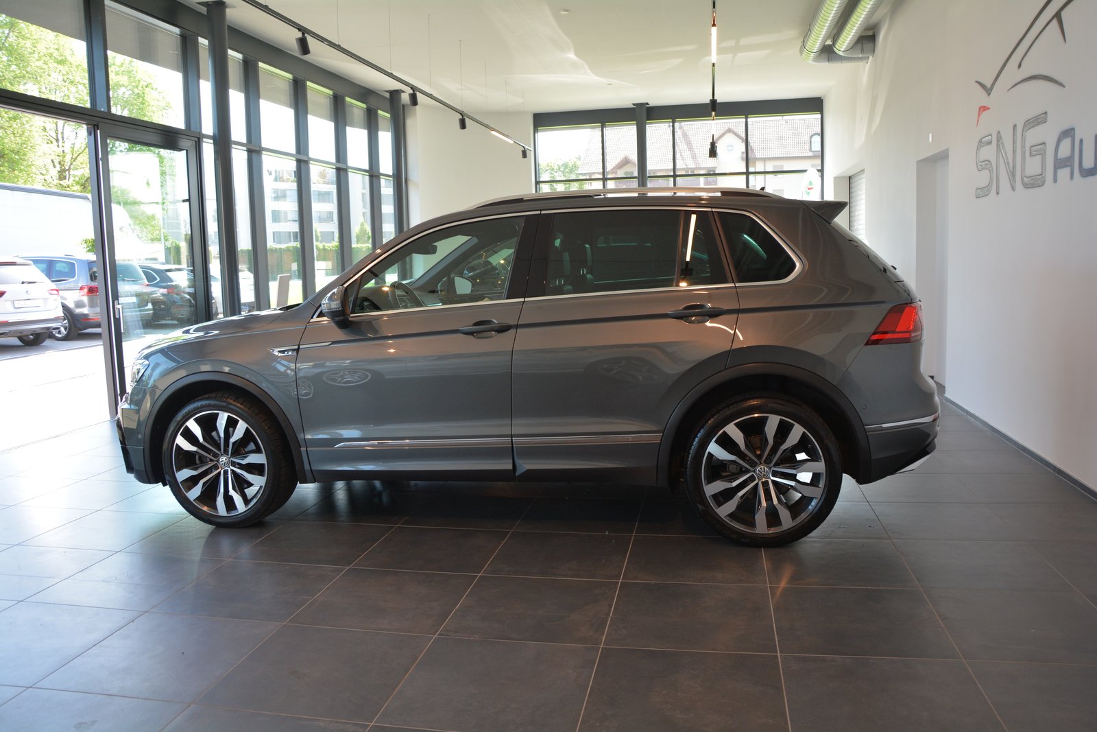 VW Tiguan 2.0 TDI SCR Highline 4Motion DSG R-Line, Diesel, Occasion / Utilisé, Automatique - 3