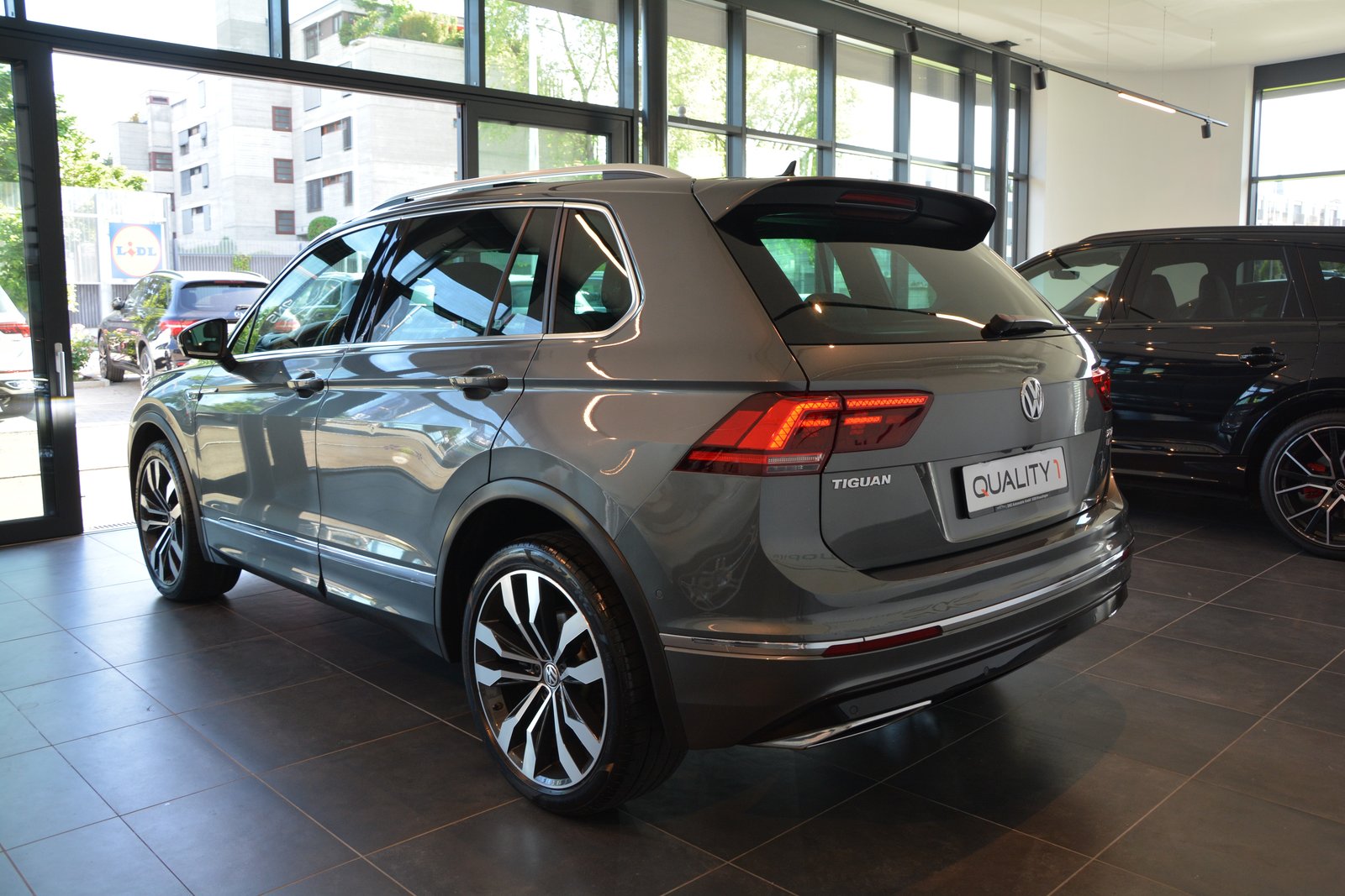 VW Tiguan 2.0 TDI SCR Highline 4Motion DSG R-Line, Diesel, Occasion / Utilisé, Automatique - 4