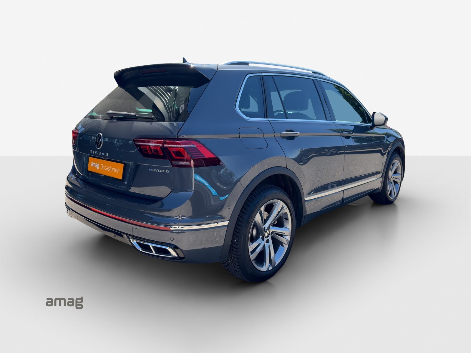 VW Tiguan R-Line, Full-Hybrid Petrol/Electric, Second hand / Used, Automatic - 6