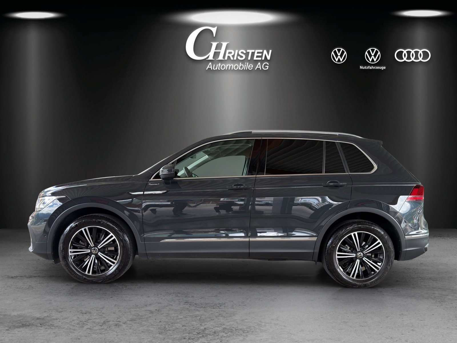 VW Tiguan Life, Benzina, Occasioni / Usate, Automatico - 2