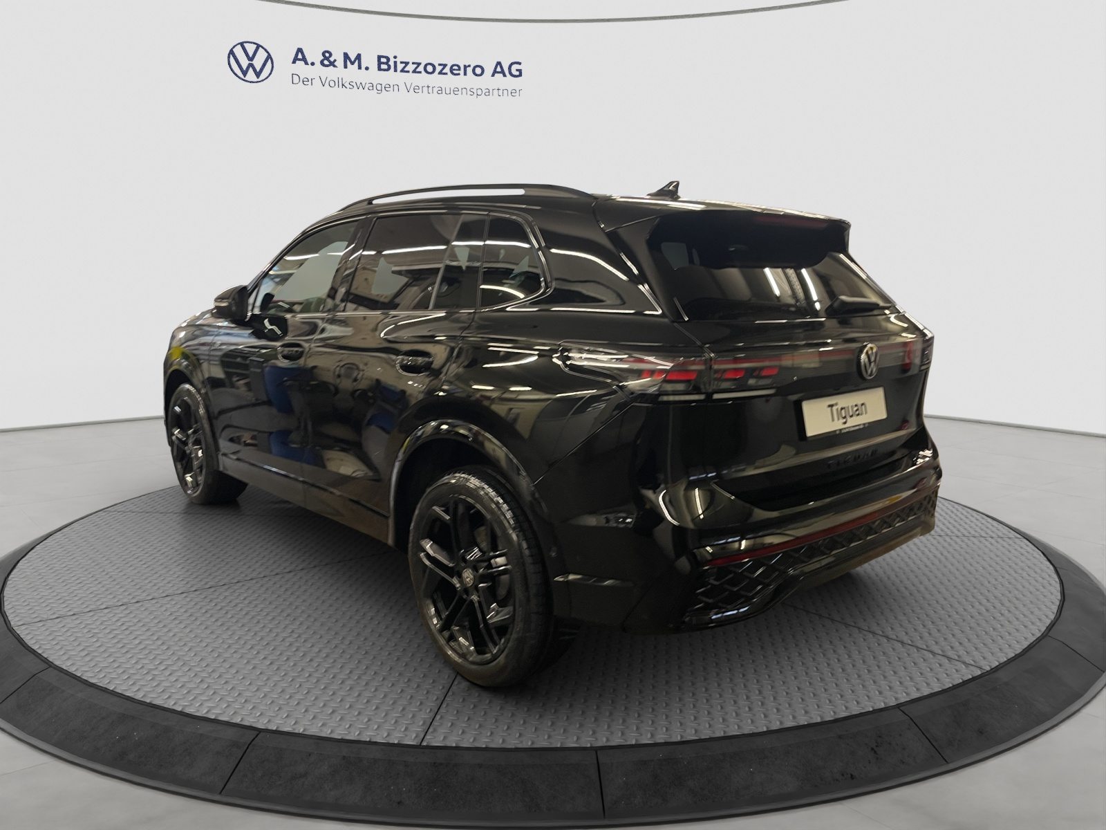 VW Tiguan R-Line, Benzina, Occasioni / Usate, Automatico - 3