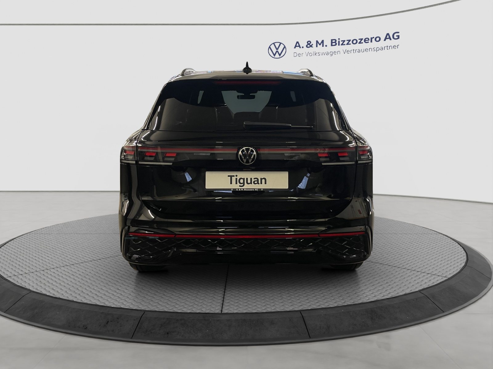 VW Tiguan R-Line, Benzina, Occasioni / Usate, Automatico - 4