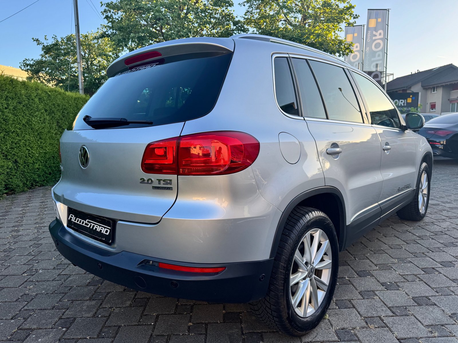 VW Tiguan 2.0 TSI R-Line Design 4Motion, Petrol, Second hand / Used, Automatic - 4