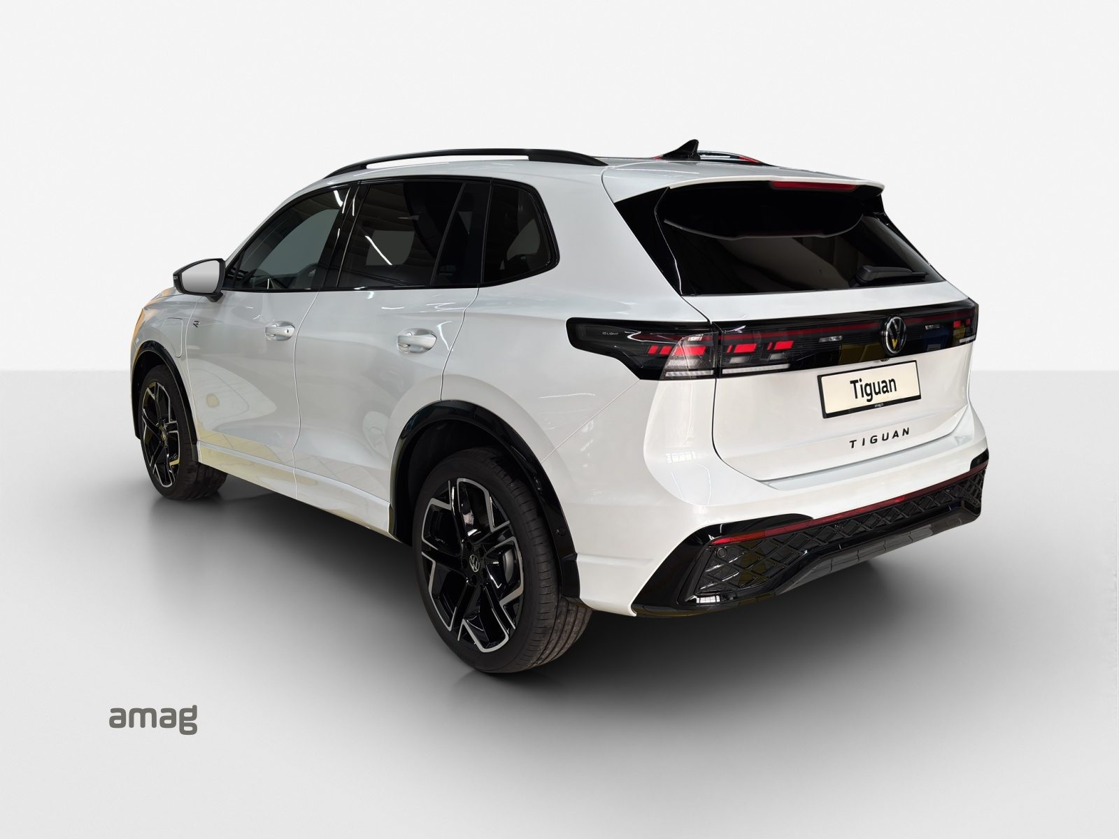 VW Tiguan R-Line, Voll-Hybrid Benzin/Elektro, Occasion / Gebraucht, Automatik - 4