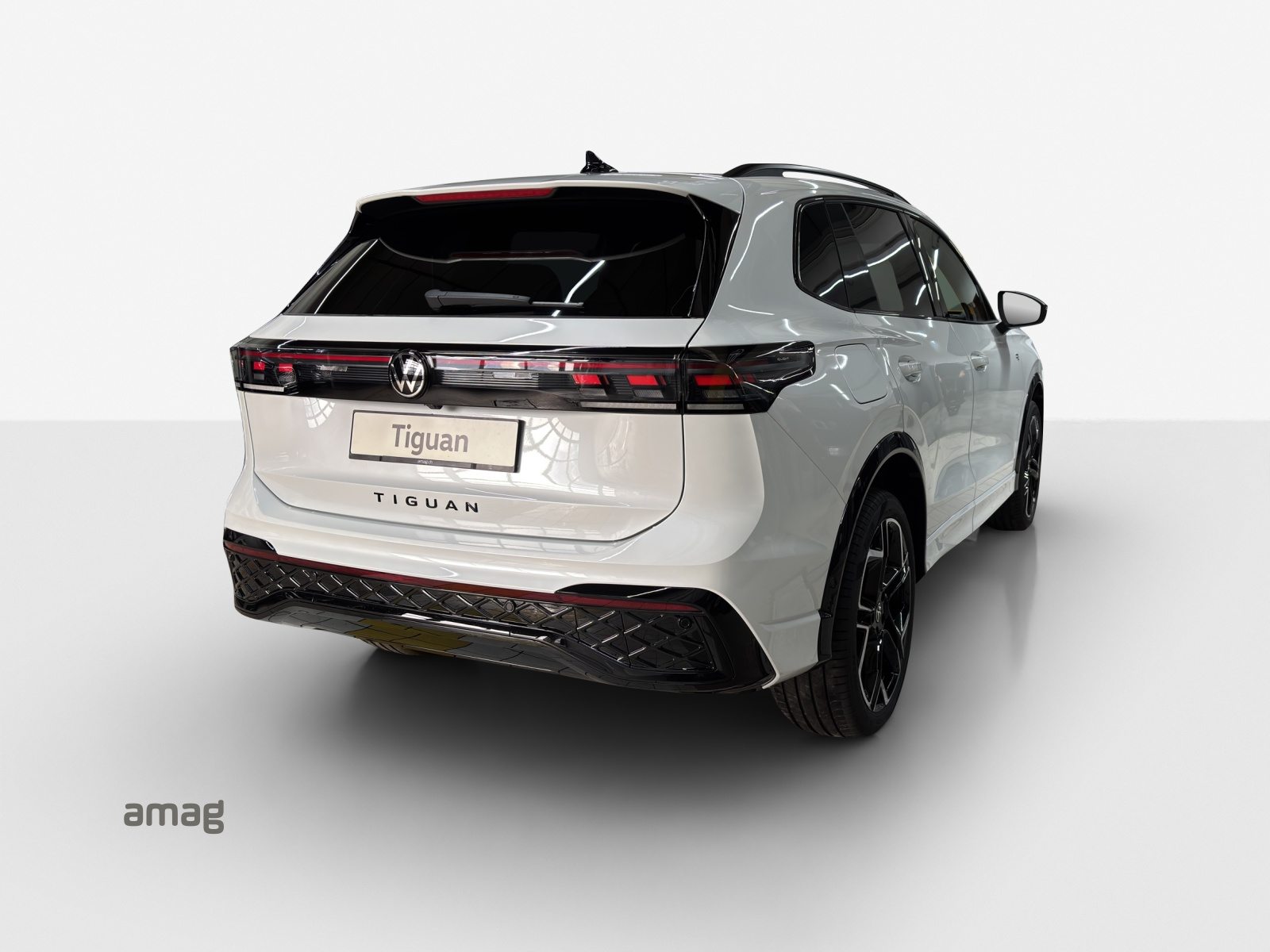 VW Tiguan R-Line, Voll-Hybrid Benzin/Elektro, Occasion / Gebraucht, Automatik - 6