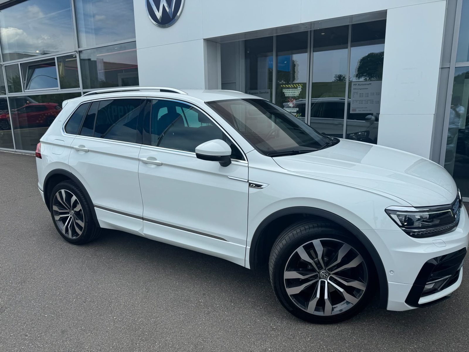 VW Tiguan Highline, Diesel, Occasioni / Usate, Automatico - 2