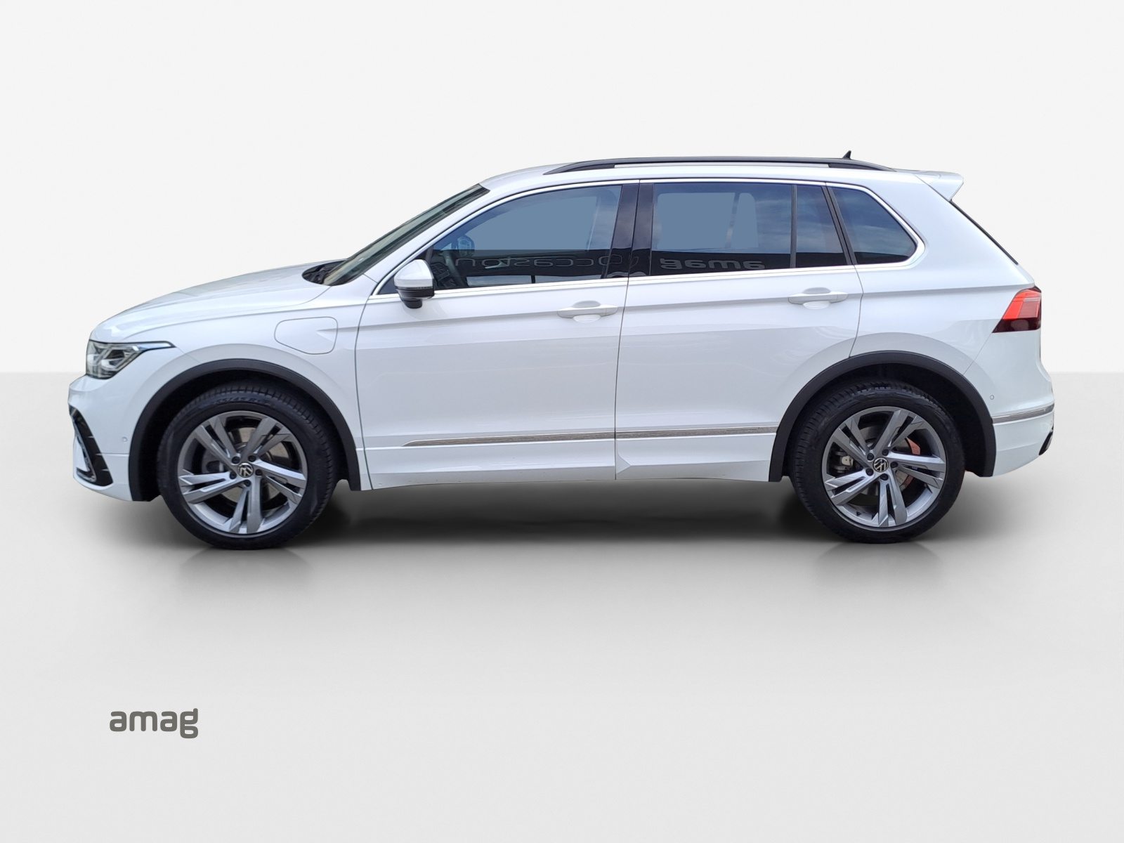 VW Tiguan R-Line SELECTION PHEV, Hybride Intégral Essence/Électricité, Occasion / Utilisé, Automatique - 3