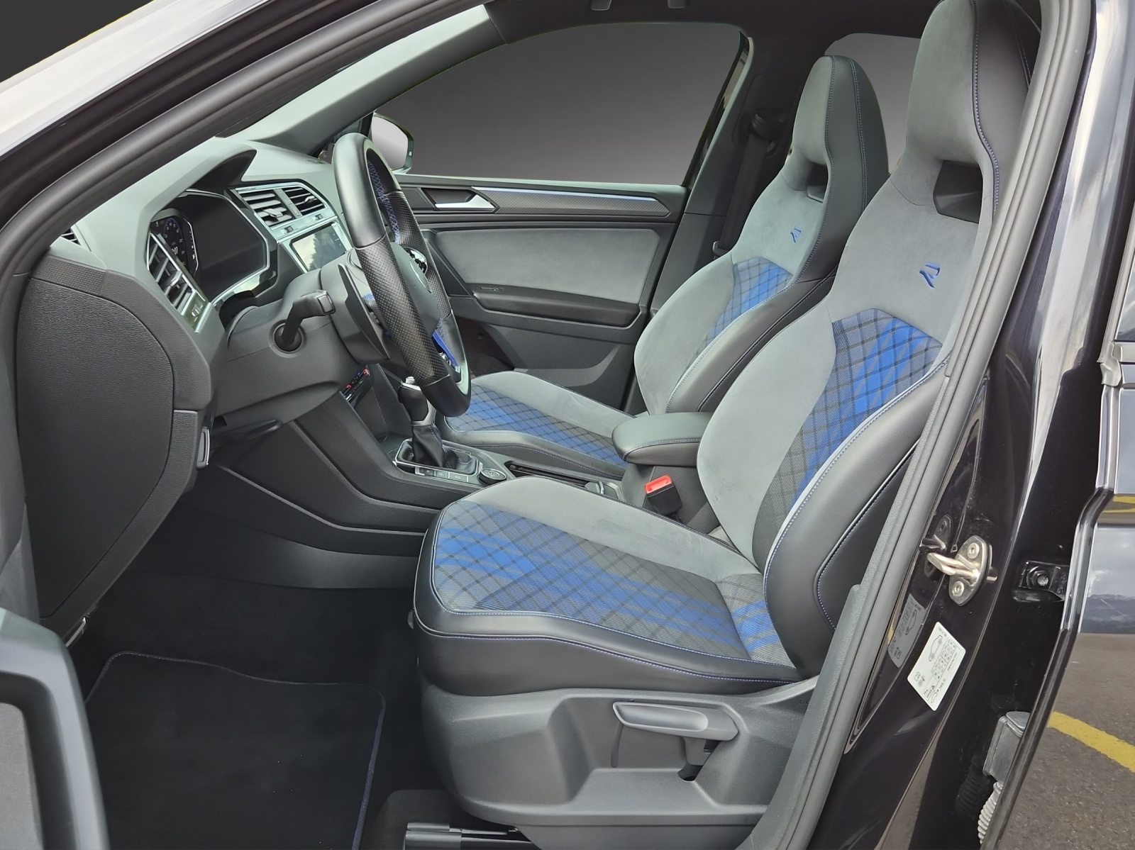 VW Tiguan R, Essence, Occasion / Utilisé, Automatique - 6