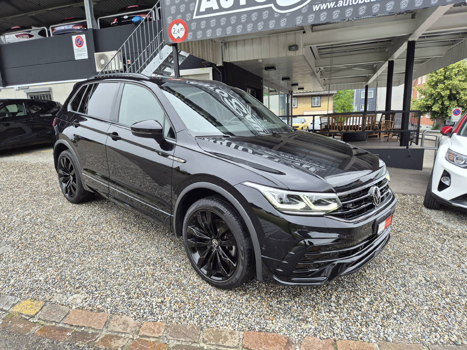 VW Tiguan 2.0 TSI R-Line DSG Black Style, Benzin, Occasion / Gebraucht, Automatik - 2
