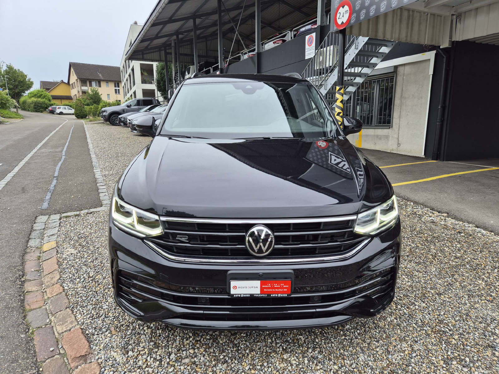 VW Tiguan 2.0 TSI R-Line DSG Black Style, Benzin, Occasion / Gebraucht, Automatik - 3