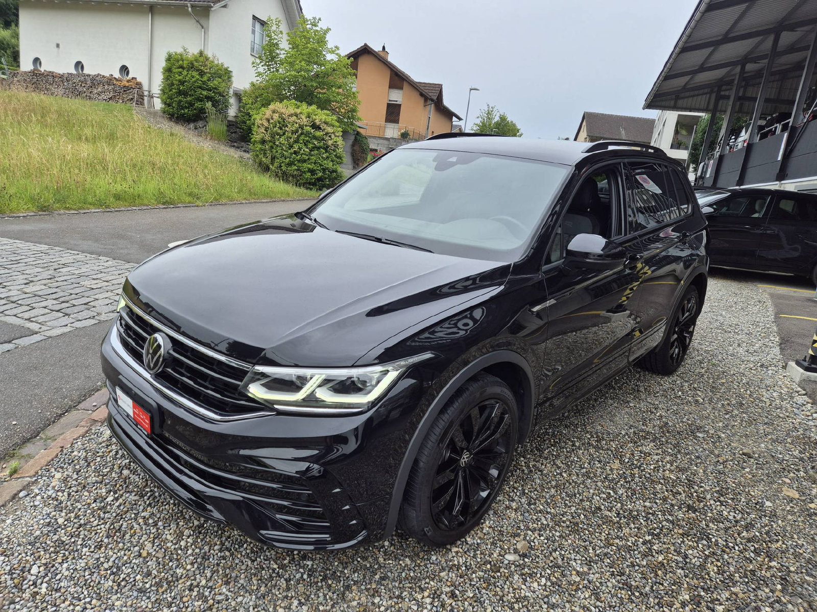 VW Tiguan 2.0 TSI R-Line DSG Black Style, Benzin, Occasion / Gebraucht, Automatik - 4