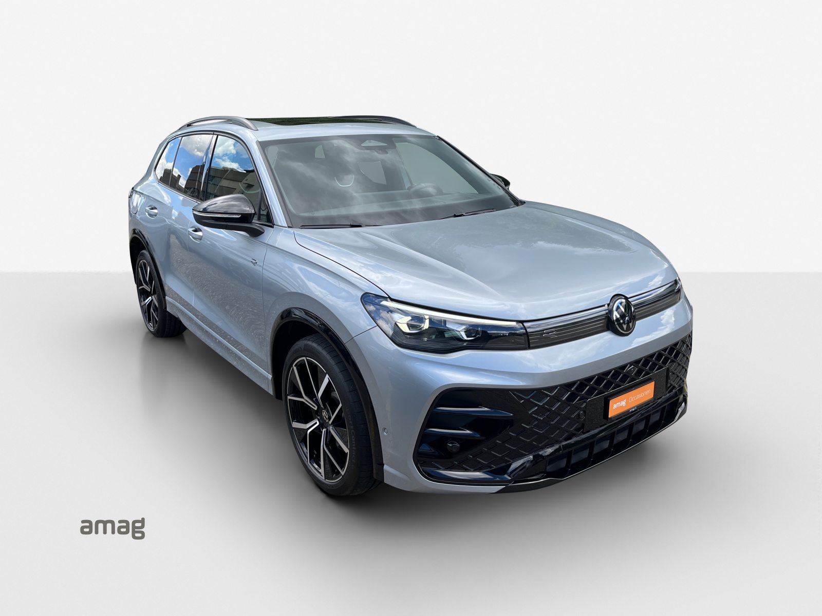 VW Tiguan R-Line, Benzin, Occasion / Gebraucht, Automatik - 6