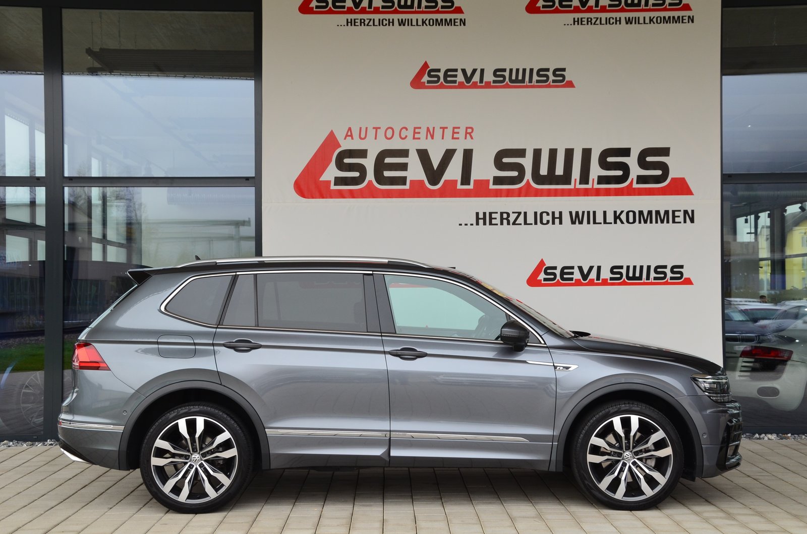 VW Tiguan Allspace 2.0TSI Highline 4Motion DSG*R-Line*Frisch, Benzin, Occasion / Gebraucht, Automatik - 4