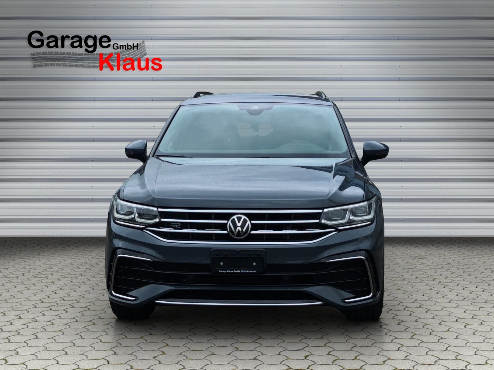 VW Tiguan 2.0TSI R-Line 4Motion DSG, Petrol, Second hand / Used, Automatic - 2