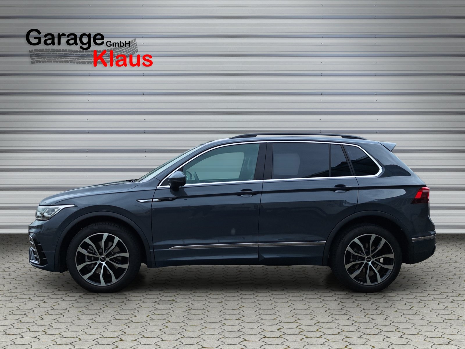VW Tiguan 2.0TSI R-Line 4Motion DSG, Petrol, Second hand / Used, Automatic - 3