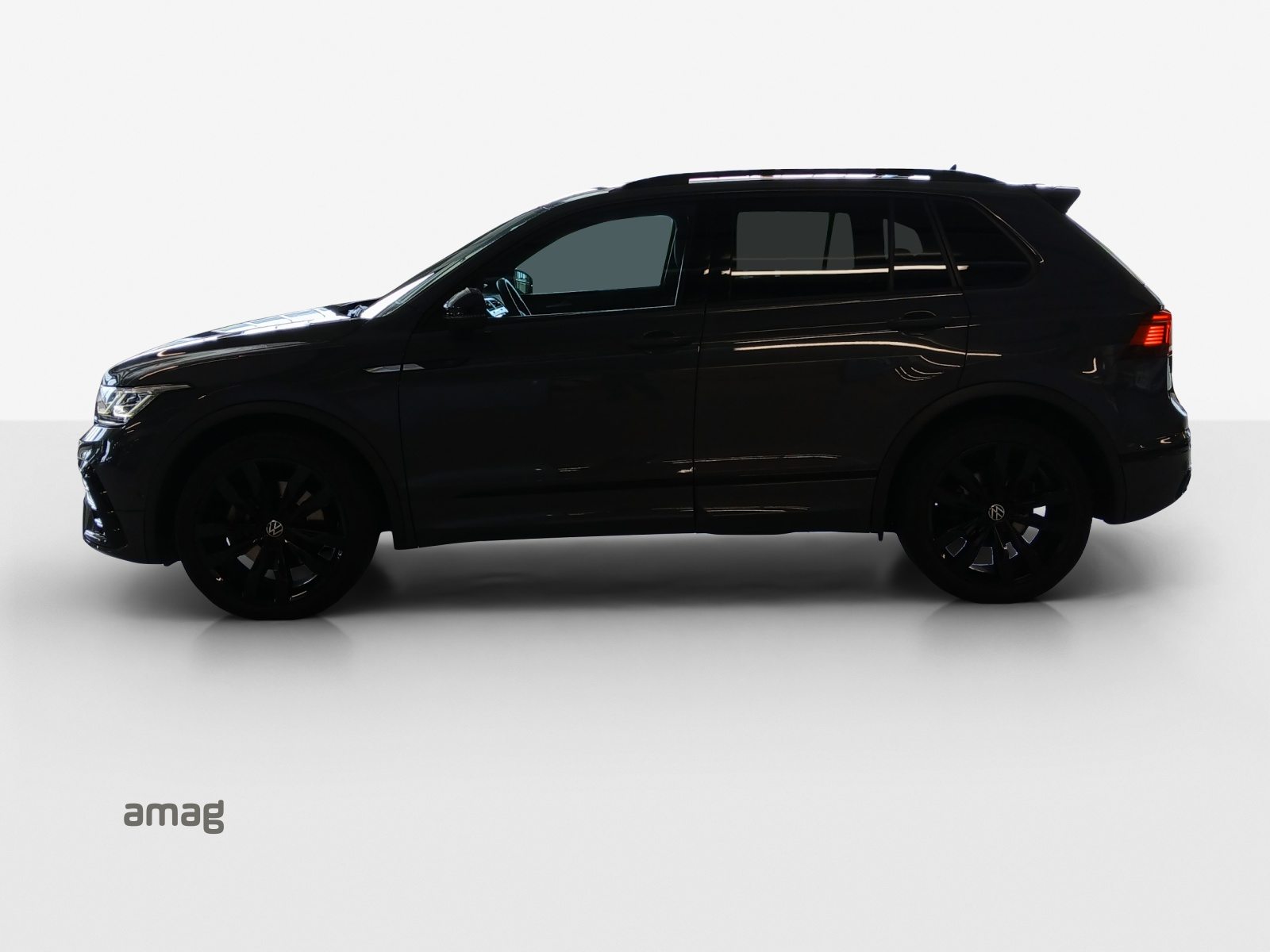 VW Tiguan R-Line SELECTION, Diesel, Second hand / Used, Automatic - 2