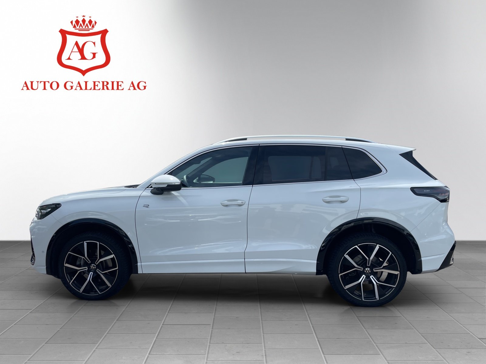 VW Tiguan 2.0 TDI SCR R-Line 4Motion DSG, Diesel, Second hand / Used, Automatic - 3