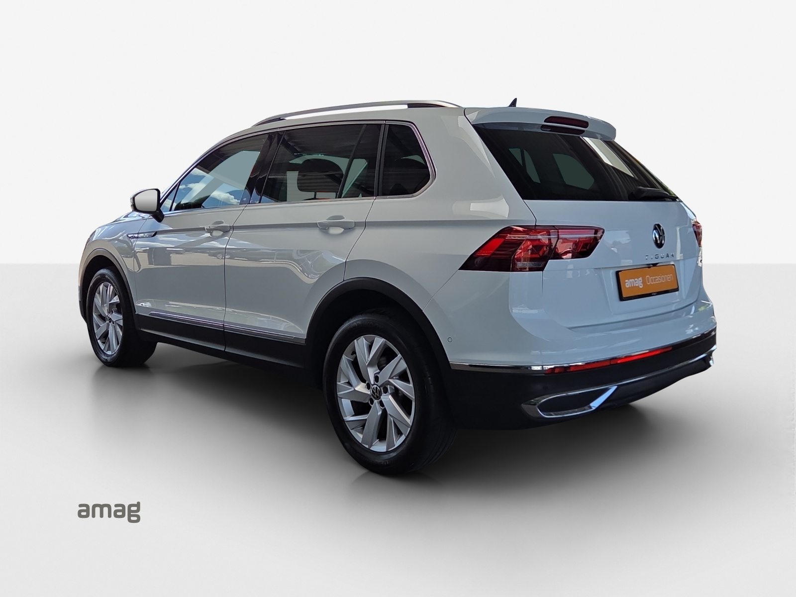 VW Tiguan Elegance, Diesel, Second hand / Used, Automatic - 3