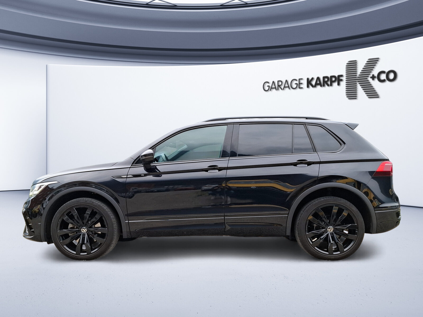 VW Tiguan R-Line SELECTION, Diesel, Second hand / Used, Automatic - 2