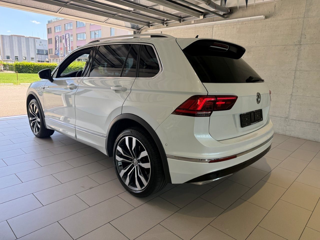 VW Tiguan Highline, Diesel, Occasion / Utilisé, Automatique - 4