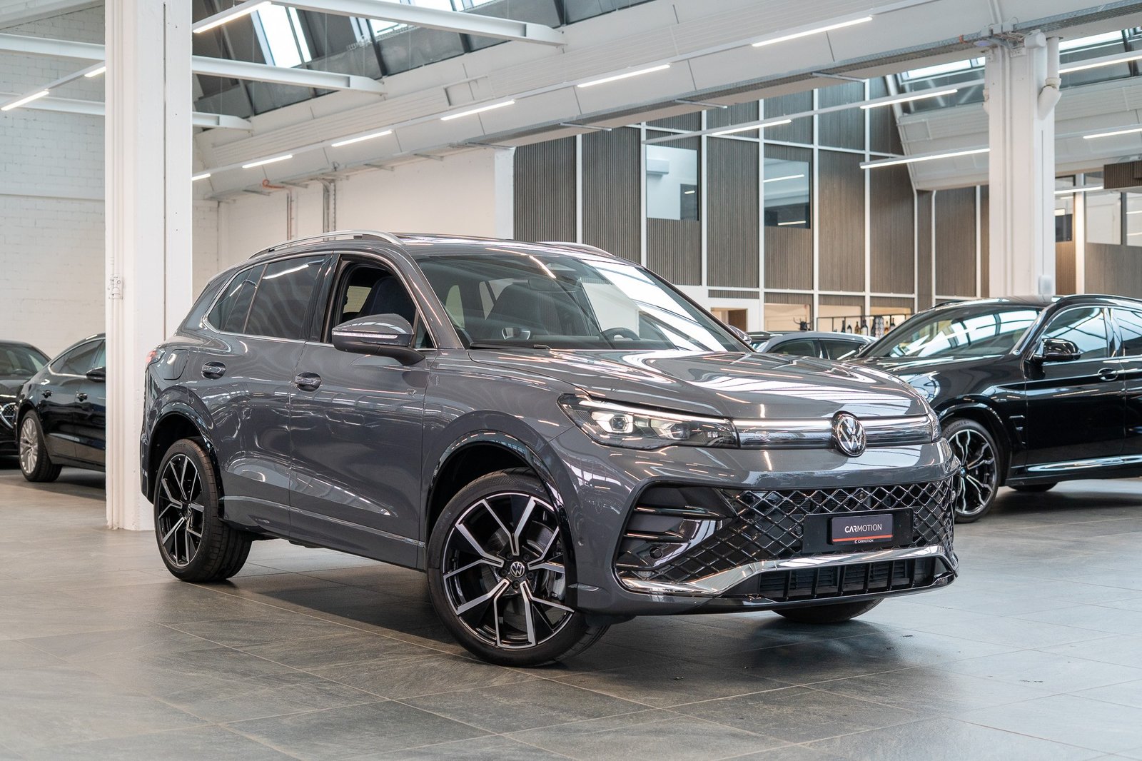 VW Tiguan 2.0 TSI R-Line DSG 4motion / Panorama-Glasdach / 3, Benzina, Occasioni / Usate, Automatico - 3