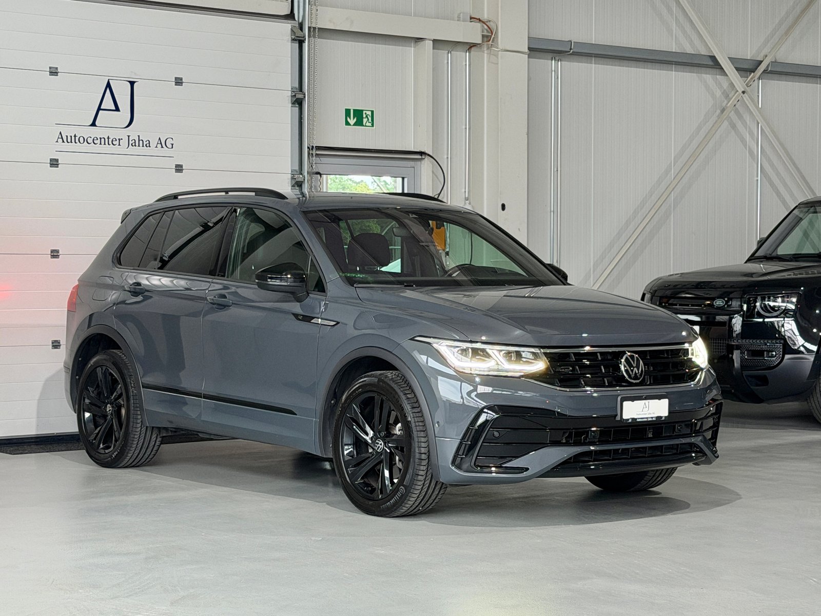 VW Tiguan 2.0TSI R-Line 4Motion DSG (CH) Black Style, Benzina, Occasioni / Usate, Automatico - 5