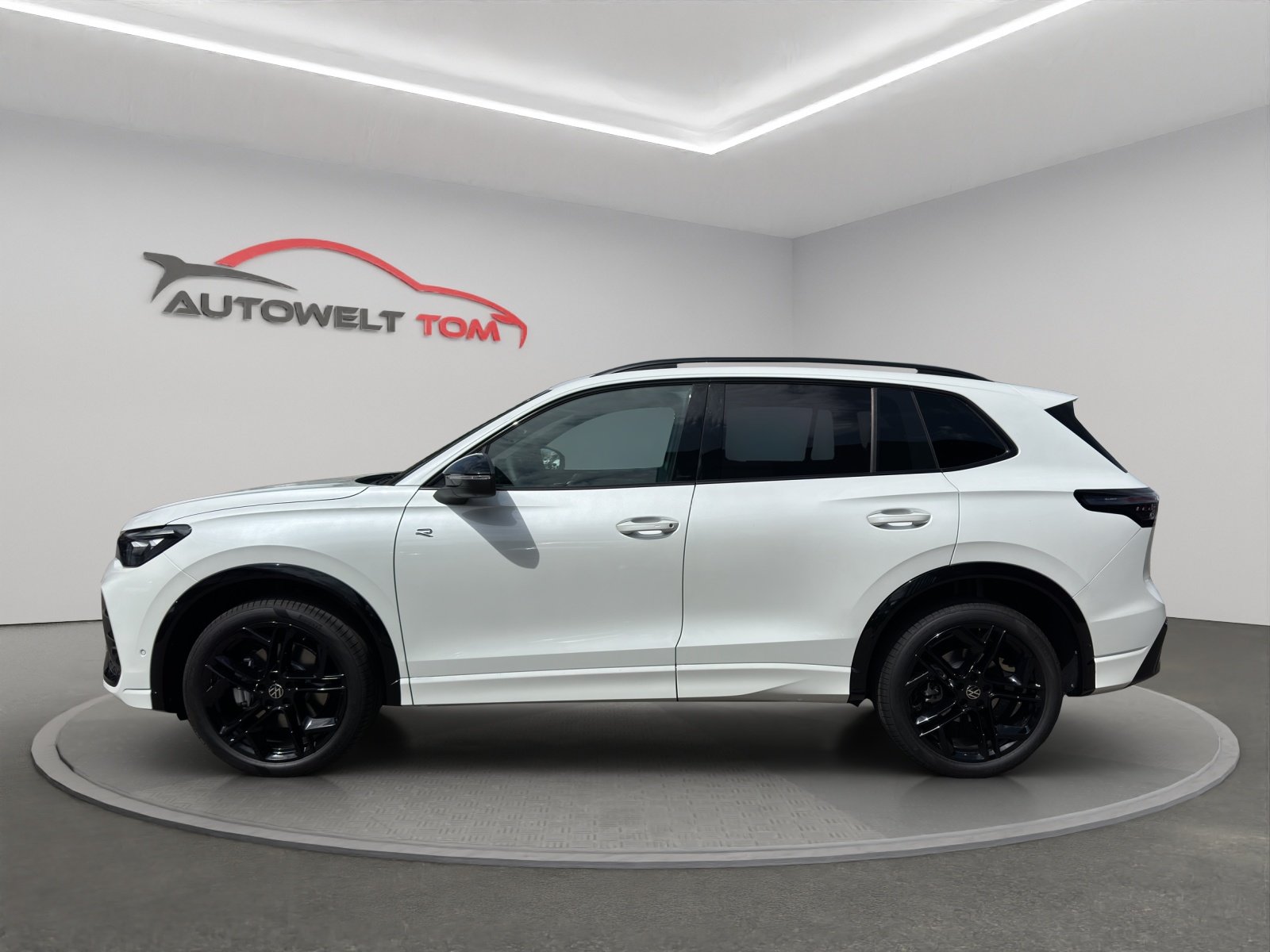 VW Tiguan 2.0 TDI SCR R-Line 4Motion DSG, Diesel, Second hand / Used, Automatic - 2