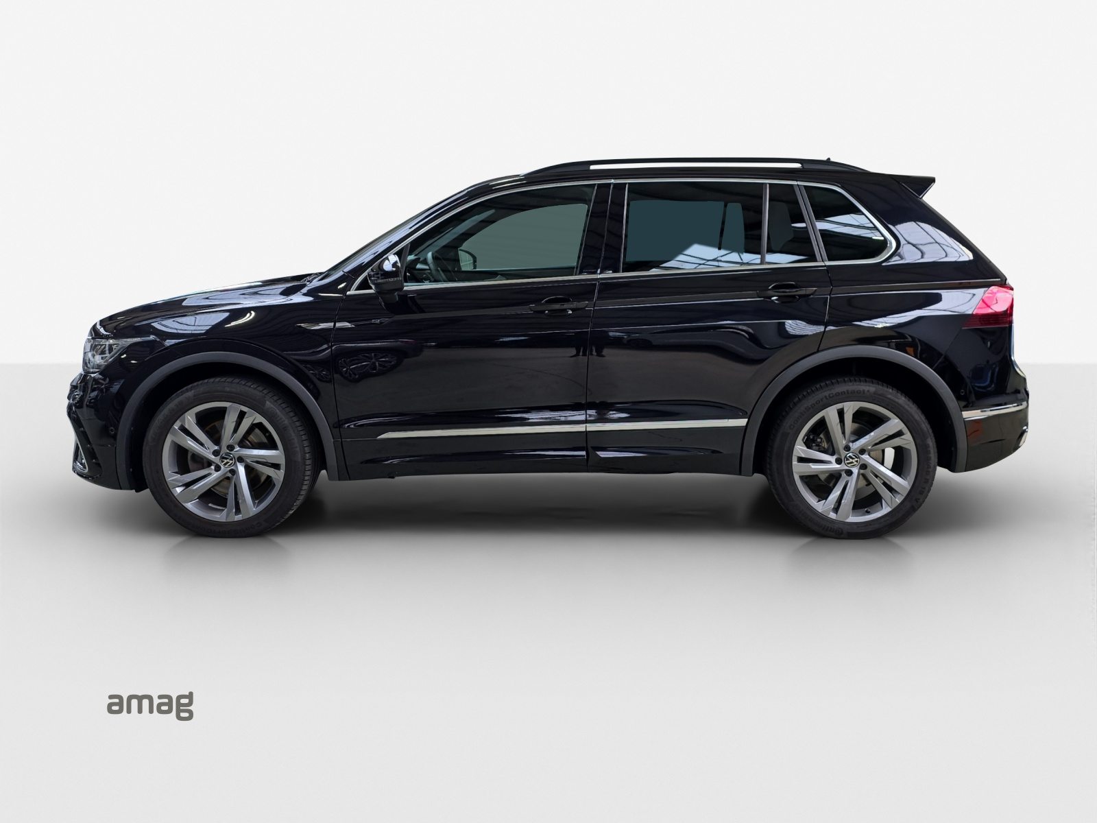 VW Tiguan R-Line, Petrol, Second hand / Used, Automatic - 2