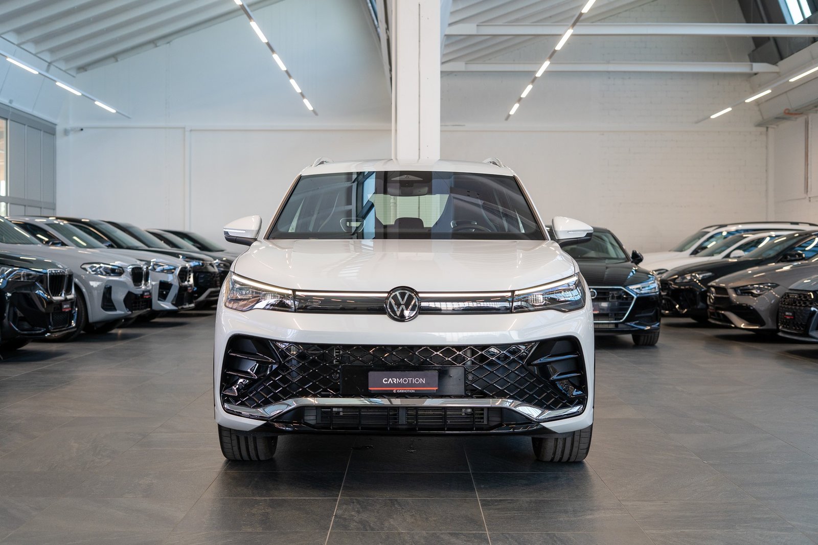 VW Tiguan 2.0 TSI R-Line DSG 4motion / Rückfahrkamera / Mas, Essence, Occasion / Utilisé, Automatique - 2