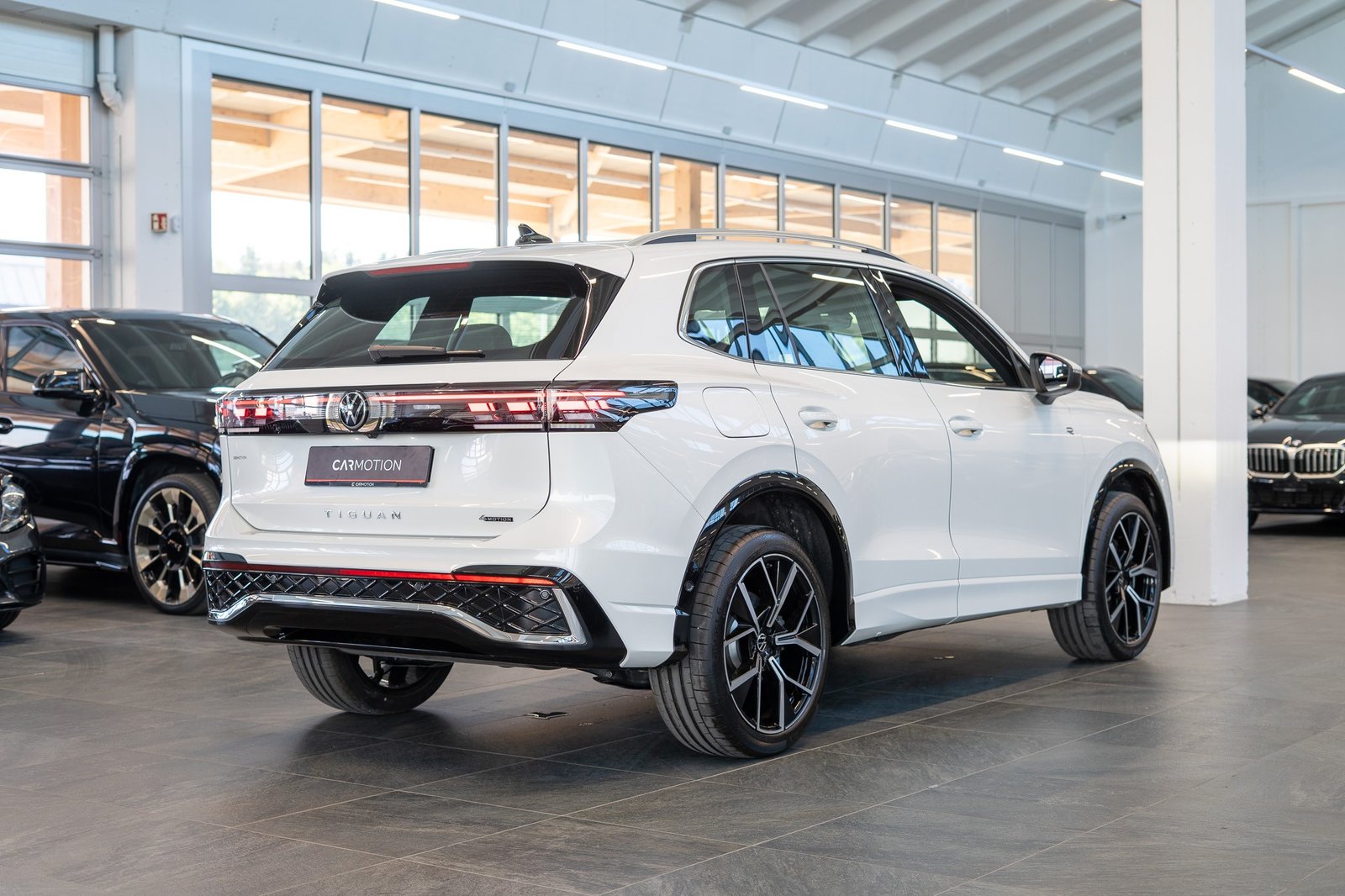 VW Tiguan 2.0 TSI R-Line DSG 4motion / Rückfahrkamera / Mas, Essence, Occasion / Utilisé, Automatique - 4
