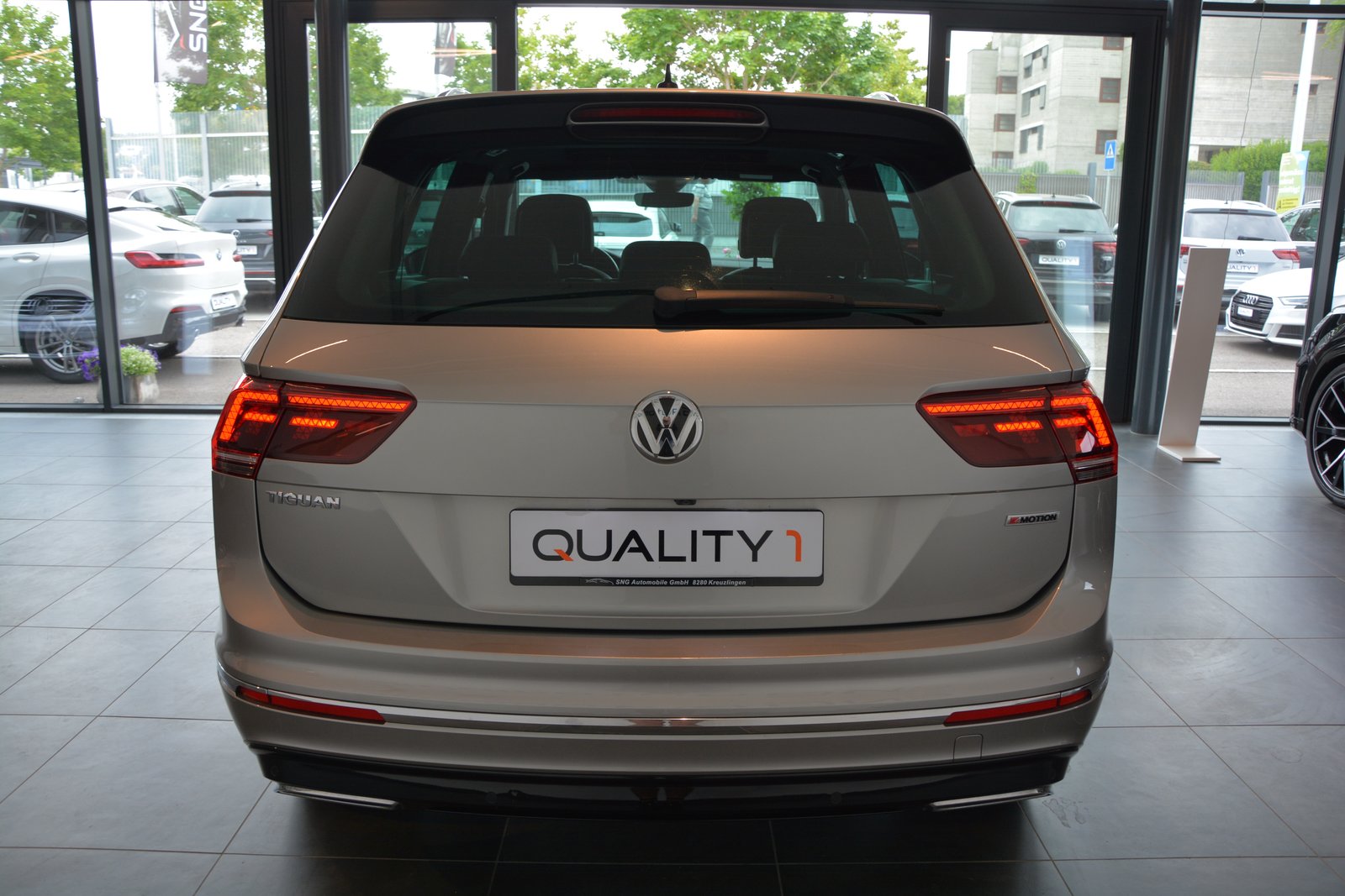 VW Tiguan 2.0TSI Highline 4Motion DSG R-Line, Petrol, Second hand / Used, Automatic - 5