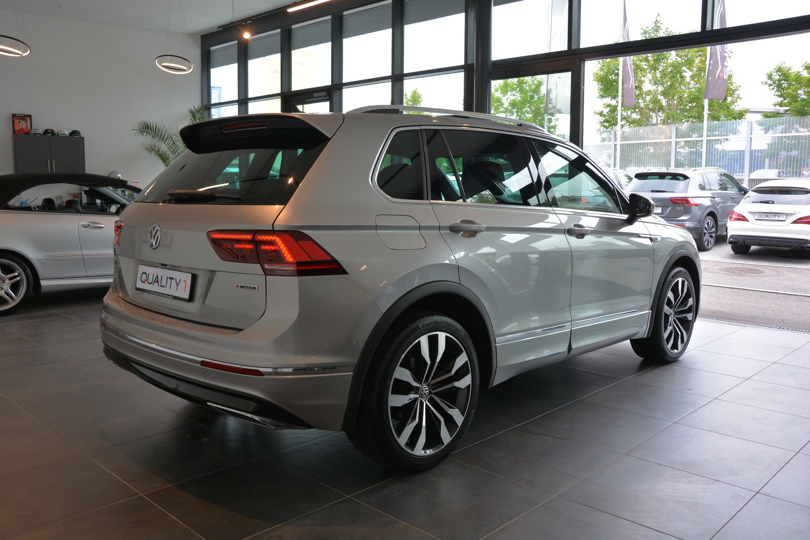 VW Tiguan 2.0TSI Highline 4Motion DSG R-Line, Petrol, Second hand / Used, Automatic - 6