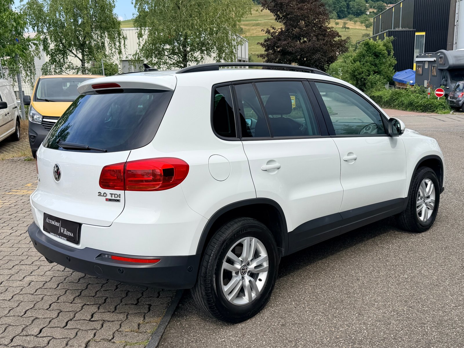 VW Tiguan 2.0 TDI BlueMotion TrackField 4Motion DSG, Diesel, Second hand / Used, Automatic - 3