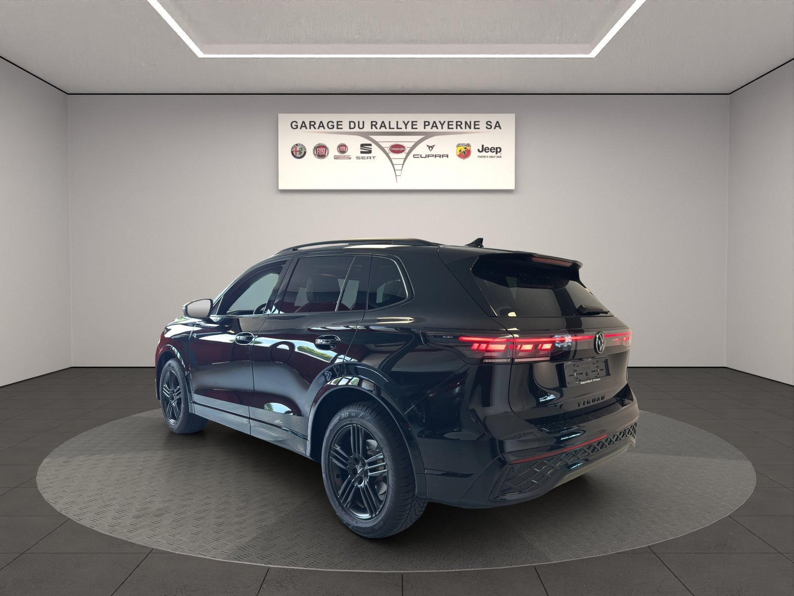 VW Tiguan 1.5 TSI evo2 mHEV R-Line DSG, Mild-Hybrid Benzin/Elektro, Occasion / Gebraucht, Automatik - 3
