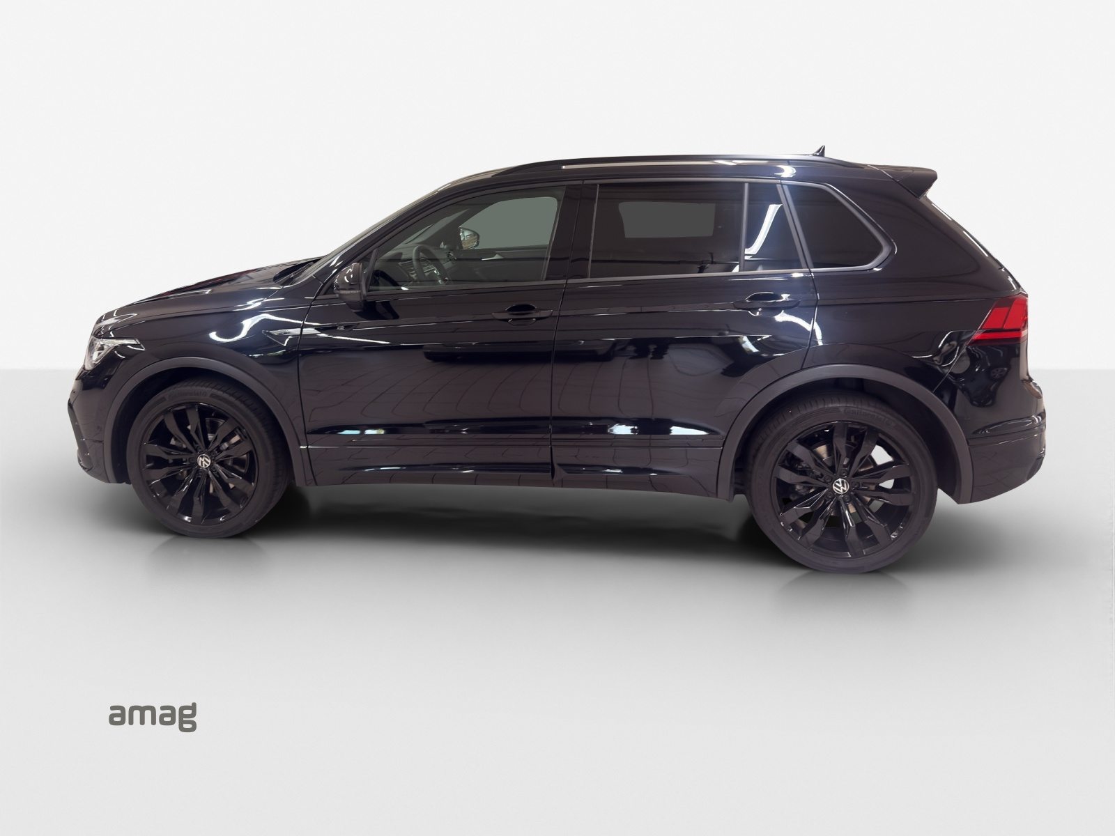 VW Tiguan R-Line, Petrol, Second hand / Used, Automatic - 2
