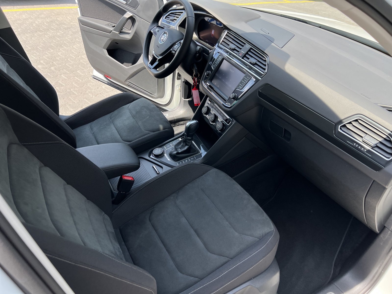VW Tiguan 2.0TSI Highline 4Motion DSG, Petrol, Second hand / Used, Automatic - 7