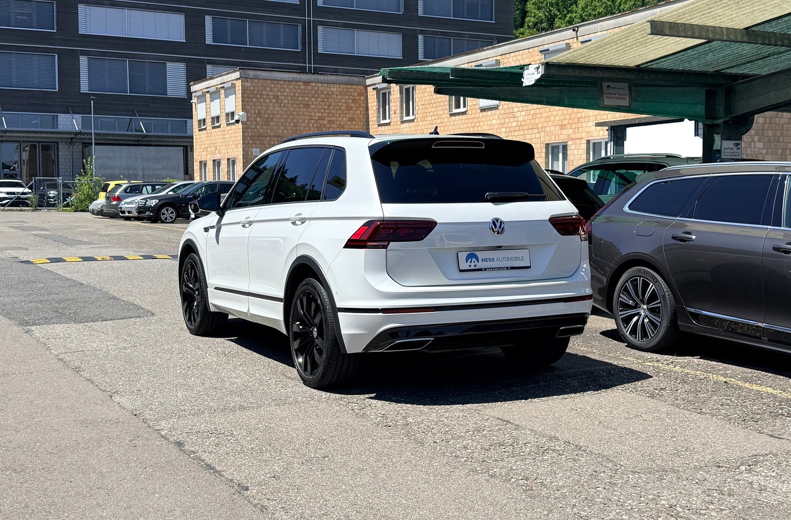 VW Tiguan 2.0TSI R-Line 4Motion DSG, Benzin, Occasion / Gebraucht, Automatik - 4