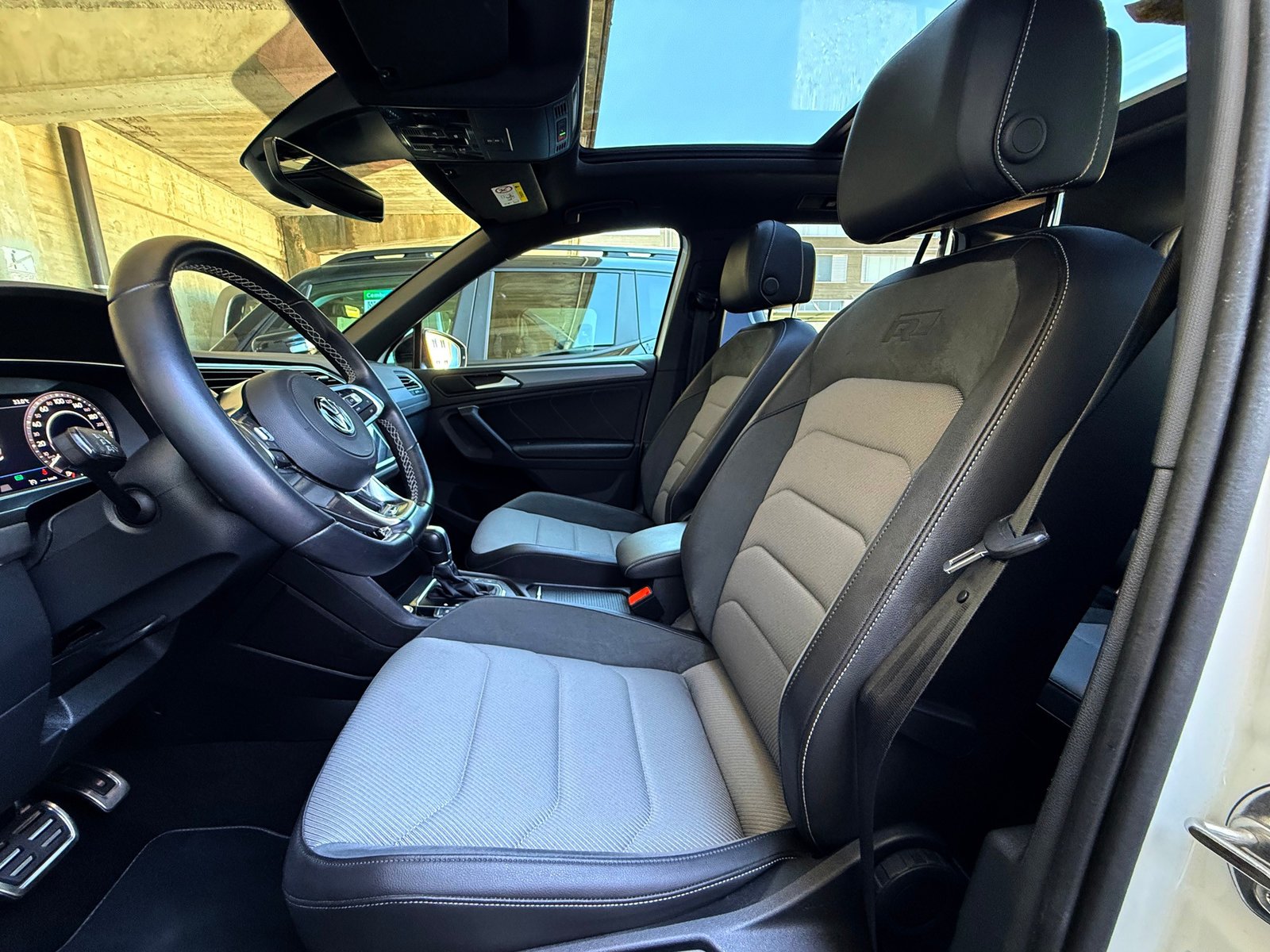 VW Tiguan 2.0TSI R-Line 4Motion DSG, Benzin, Occasion / Gebraucht, Automatik - 6